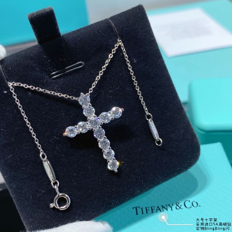 T*f*ny necklaces